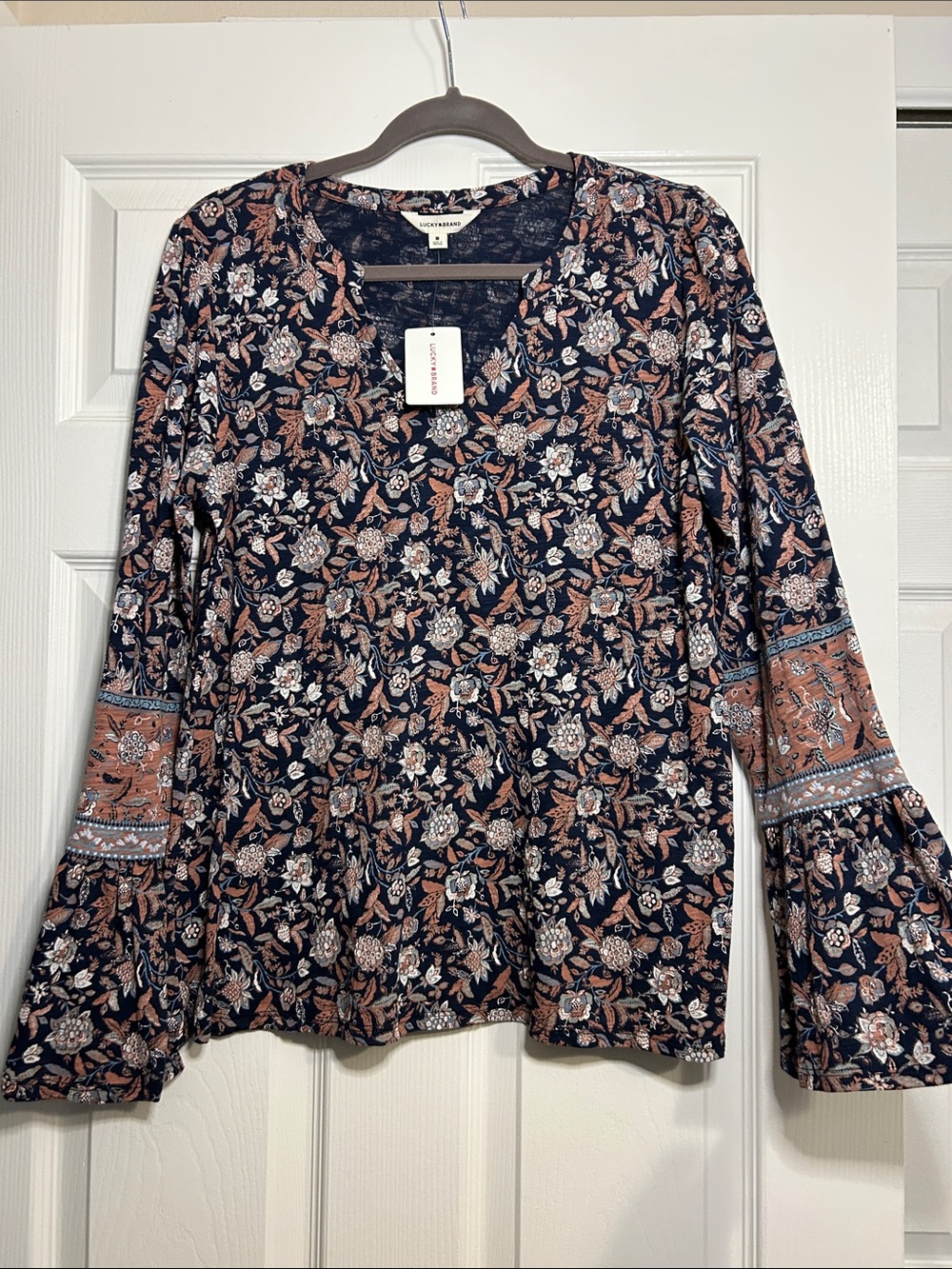 Lucky Brand NWT Navy Floral Boho Bell Sleeve Top Medium